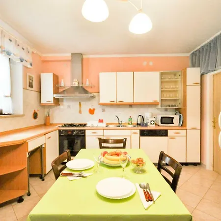 Nevija Apartment *